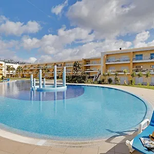  Apartment Paradise With Pool By Homing Portugal